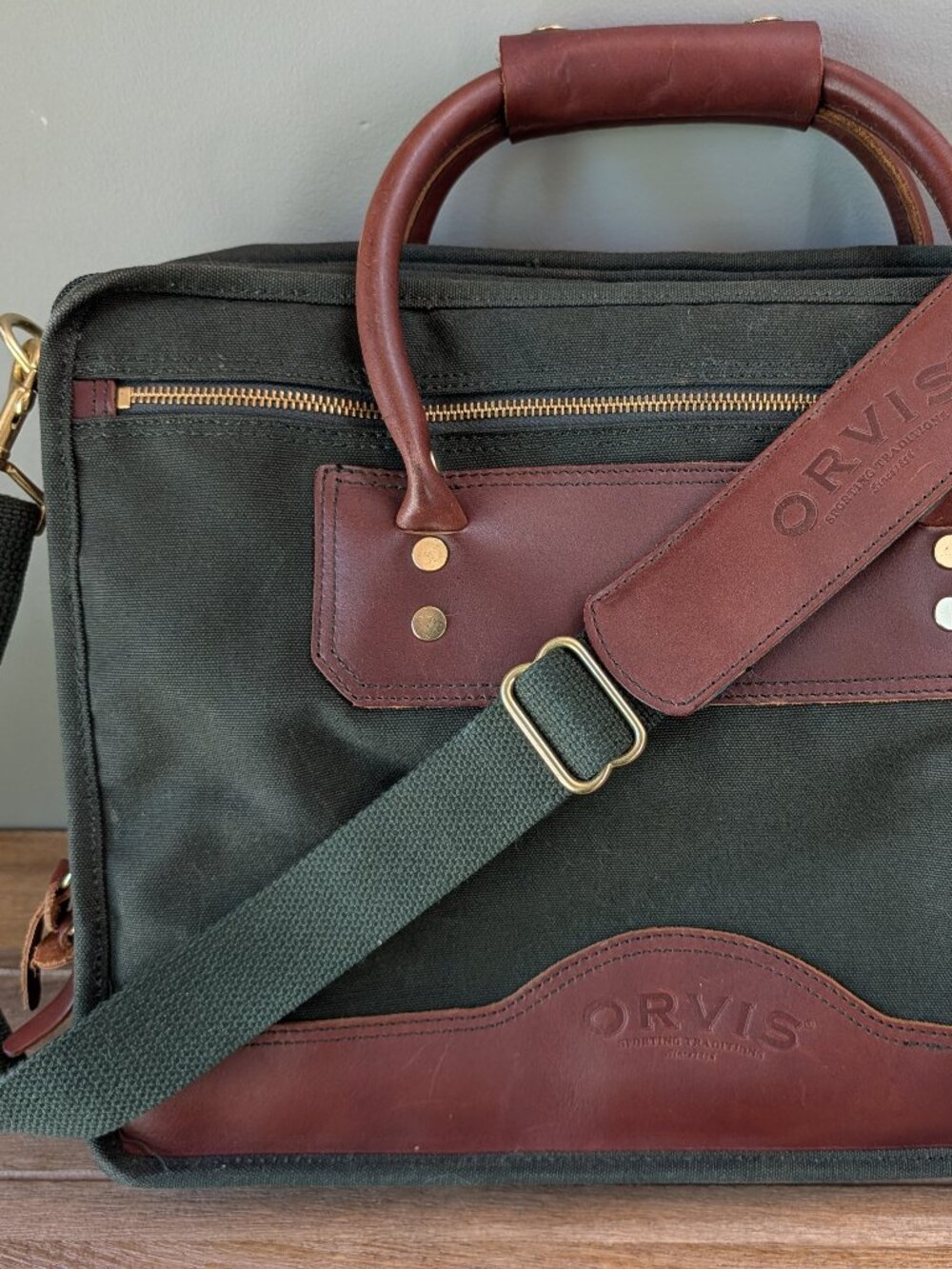 Vintage Orvis Canvas & Leather Battenkill Messenger Bag (brand new w/o tags!)